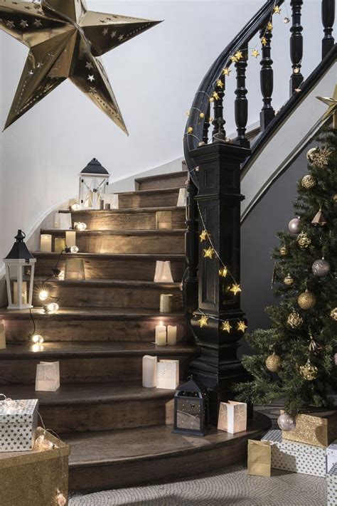 Comment Décorer Une Rampe D Escalier Pour Noel Décorer une rampe d'escalier à Noël - Eminza